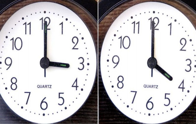 Μια ώρα μπροστά τα ρολόγια τα ξημερώματα της Κυριακής