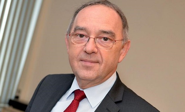 Μπόργιανς: Ο Σόιμπλε “υποθάλπει” τη φοροδιαφυγή