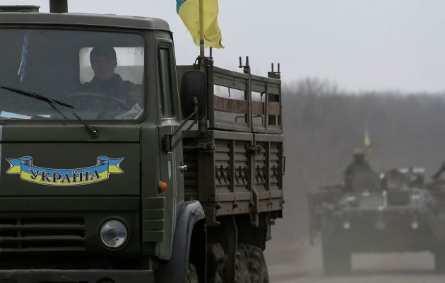 Το Κίεβο ετοιμάζεται κρυφά για κανονικό πόλεμο στην ανατολική Ουκρανία