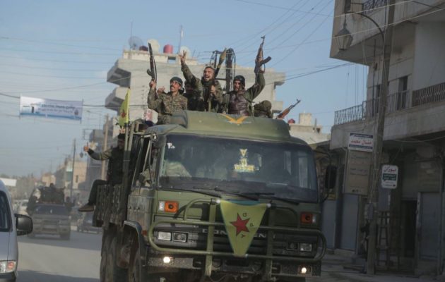 Οι Κούρδοι διώχνουν τα στρατεύματα του Άσαντ από τα βόρεια