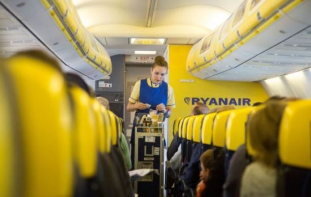 Με αίματα στα αυτιά κατέβηκαν επιβάτες από πτήση της Ryanair – Τι τους συνέβη!