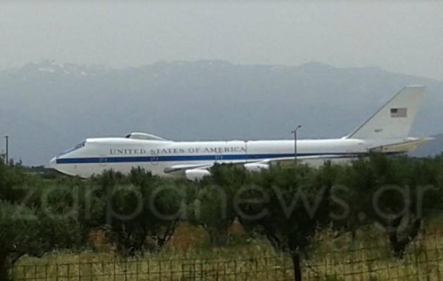 Τι γυρεύει στην Κρήτη το αεροσκάφος του Ομπάμα; (βίντεο)