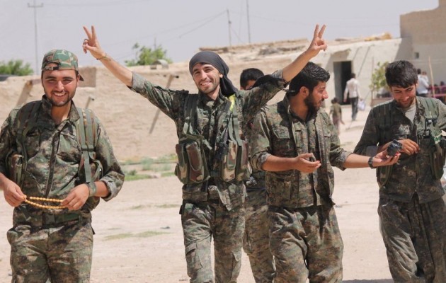 Οι Κούρδοι κυκλώνουν το Ισλαμικό Κράτος και του παίρνουν τα πετρέλαια