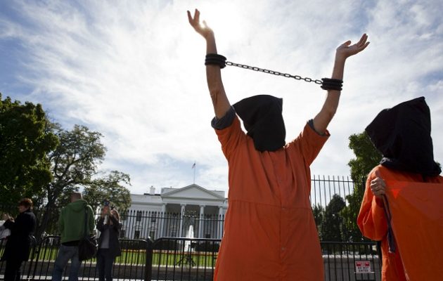 Δικάζονται οι ψυχολόγοι – εμπνευστές των βασανιστηρίων της CIA (βίντεο)