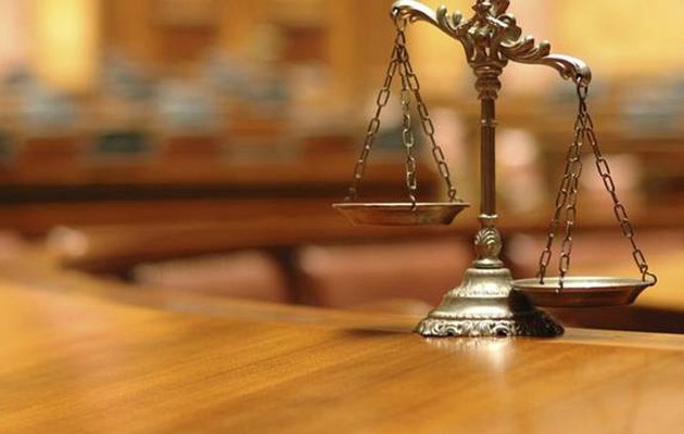 Οι δικηγόροι ζητούν τα 800 ευρώ και να πάψει ο «εμπαιγμός» από τον Βρούτση