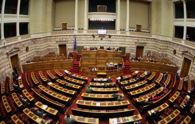 Η Εξεταστική ζητά από τις τράπεζες στοιχεία για τα δάνεια των κομμάτων