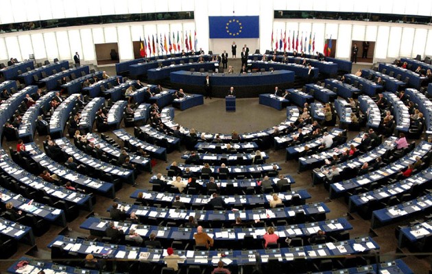Το Ευρωκοινοβούλιο πιέζει για μεταρρυθμίσεις την Τουρκία