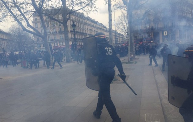 Nέες συγκρούσεις και επεισόδια στη Γαλλία για την απελευθέρωση των απολύσεων