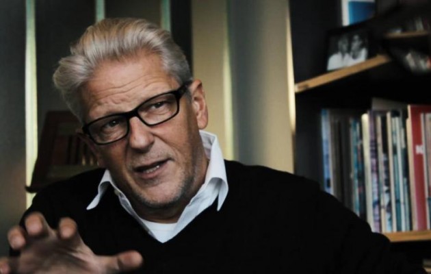 Ο γελοίος Φαμπρ με τα… πέη κατηγορεί τους Έλληνες καλλιτέχνες ως εθνικιστές