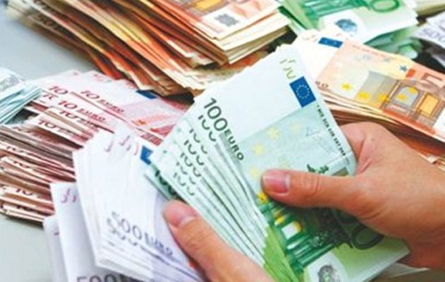 Ληστής τράπεζας συνελήφθη με 306.000 ευρώ πάνω του