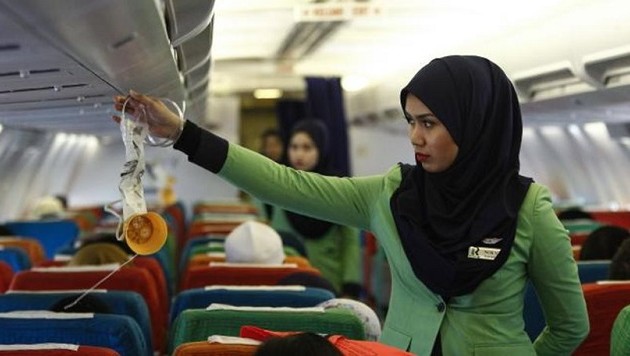 Αεροσυνοδοί Air France: «Δεν θα φοράμε μαντίλα στην Τεχεράνη»