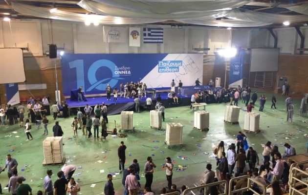 Εξηγήσεις από τον Πρόεδρο της ΟΝΝΕΔ θα ζητήσει ο Μητσοτάκης για το συνέδριο “φιάσκο”