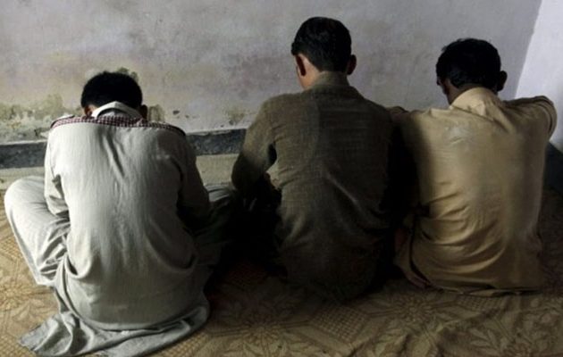 Δύο παιδεραστές βίαζαν πάνω από 280 παιδιά στο Πακιστάν!
