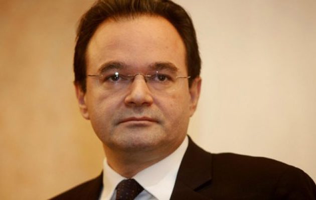 Παπακωνσταντίνου: O Kαραμανλής φταίει για τα μνημόνια