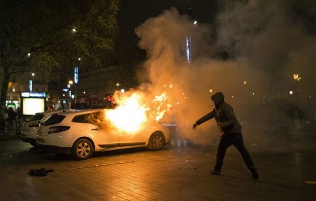 Παρίσι: Συγκρούσεις και προσαγωγές στη Νύχτα των Ορθίων (βίντεο)