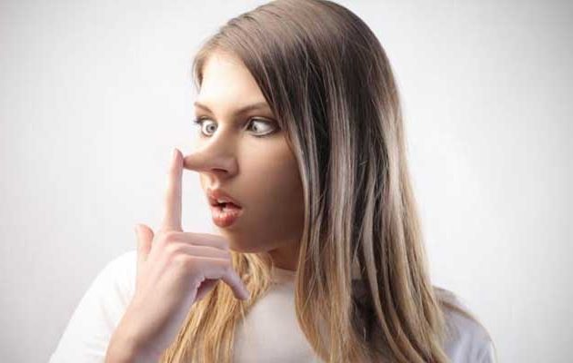 Πώς να καταλάβετε ότι κάποιος σας λέει ψέματα