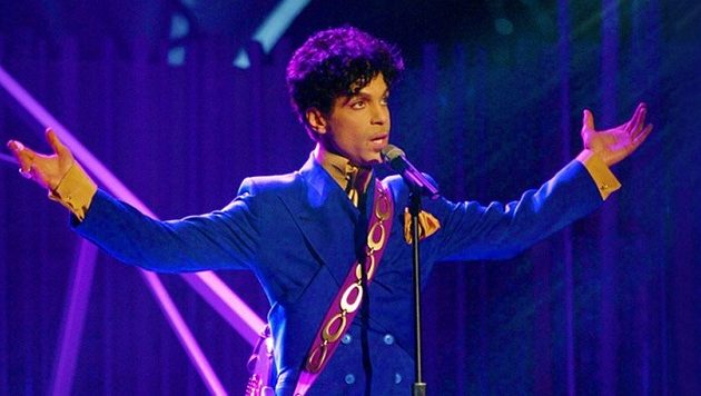 Συνεχίζεται το μυστήριο με Πρινς (τελευταία φωτο + βίντεο)