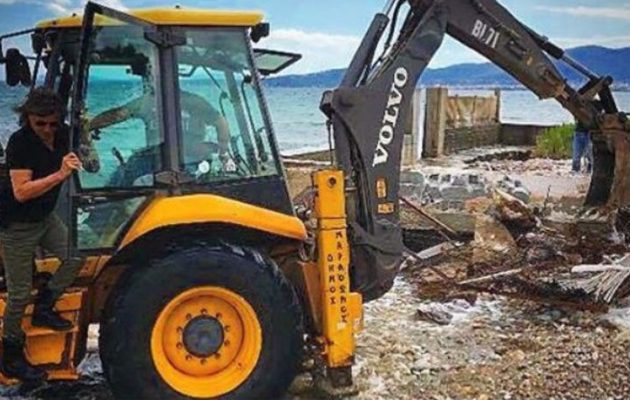Ο Ψινάκης πήρε μπουλντόζα και “τα ρίχνει” στο Instagram (φωτο)