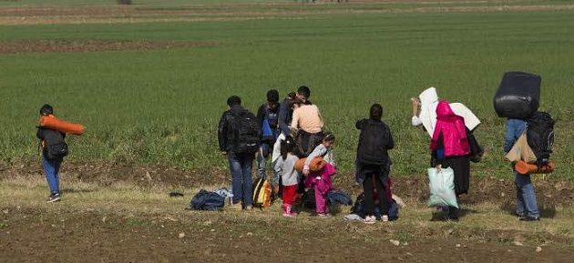 “Δεκάδες πρόσφυγες πέρασαν την Κυριακή στα Σκόπια”