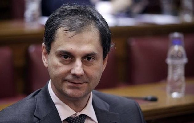 Ο Θεοχάρης περιέγραψε τα υγειονομικά μέτρα για τους τουρίστες – Κουβέντα για ενισχύσεις