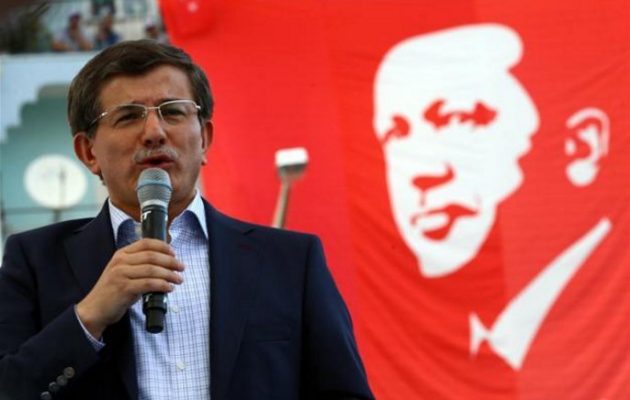 Ο Ερντογάν τελειώνει οριστικά τον Νταβούτογλου