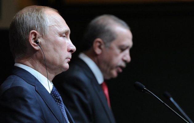 Η Τουρκία εκλιπαρεί τη Μόσχα για “συμφιλίωση” μετά την οικονομική κατάρρευση