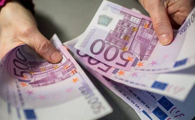 Τι θα κάνουν όσοι διαθέτουν χαρτονομίσματα των 500 ευρώ