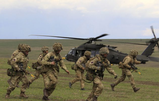 Το ΝΑΤΟ συνεχίζει τις “πρόβες” γενικευμένου πολέμου στην Ευρώπη (βίντεο)