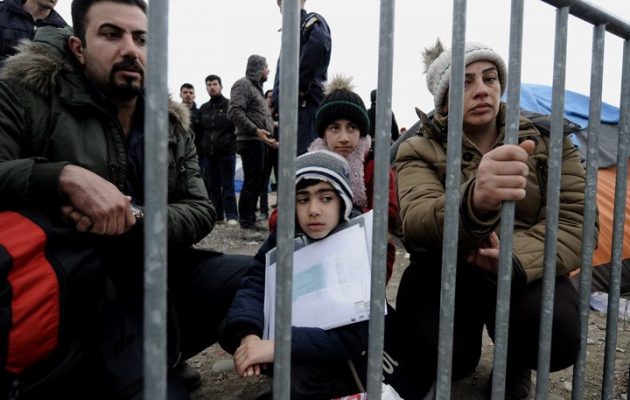Σύροι που επεστράφησαν κρατούνται αυθαίρετα στην Τουρκία