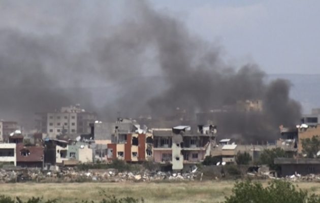 Ο τουρκικός στρατός ισοπεδώνει την κουρδική Νίσιβη – 350 σπίτια ερείπια
