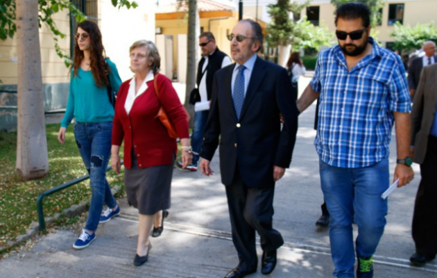 Προθεσμία για την Παρασκευή πήραν ο Μαρτίνης και η σύζυγος του