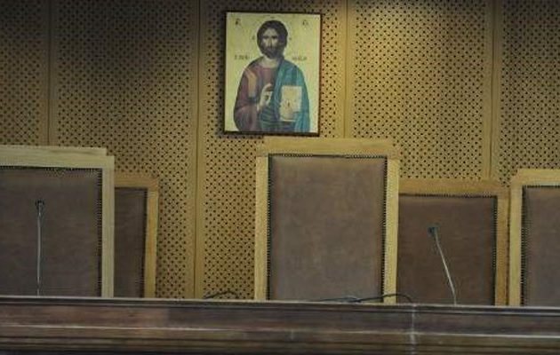 Οι δικηγόροι συνεχίζουν την αποχή τους έως τις 24 Μαΐου