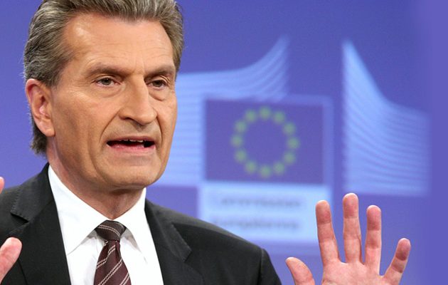 Γερμανός Επίτροπος: Μην μεταφέρουμε το ελληνικό  χρέος στα εγγόνια μας