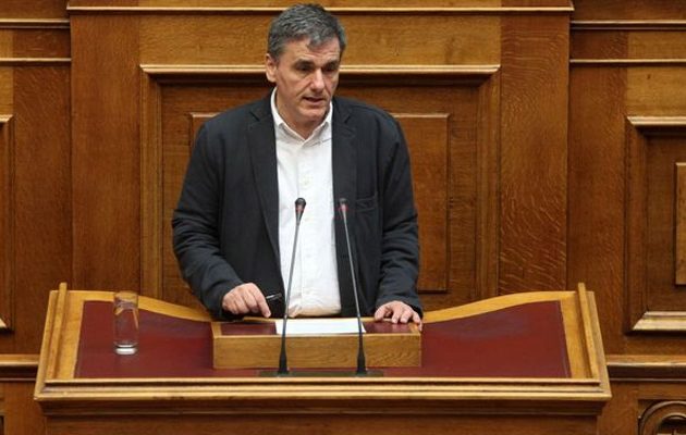 Ο Τσακαλώτος  τρόλαρε τον “αβάπτιστο πολιτικό κρατούμενο” Κυριάκο (βίντεο)