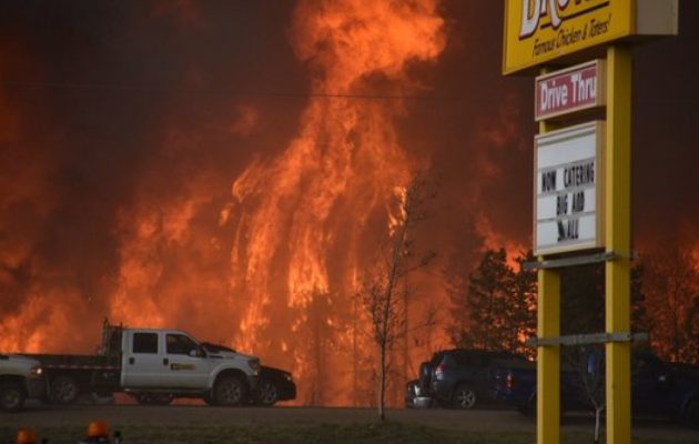 Οι “πύλες της κολάσεως” άνοιξαν στον Καναδά (βίντεο)