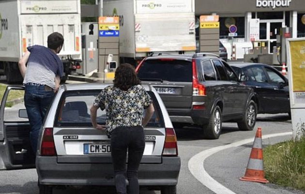 Με… δελτίο η αγορά βενζίνης στην Γαλλία