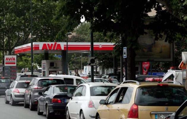 Άρση του αποκλεισμού στις πετρελαϊκές εγκαταστάσεις στη Γαλλία