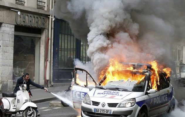 Απύθμενο μίσος κατά των αστυνομικών στη Γαλλία που ανατινάζεται