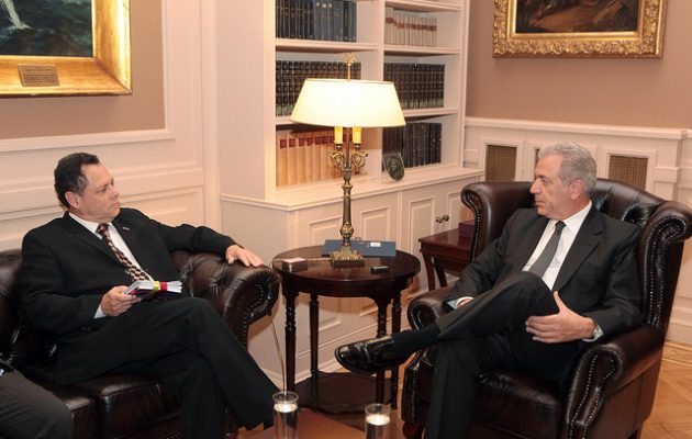 Η ΝΔ κατηγορεί Τσίπρα και για τον σεξομανή πρώην πρέσβη της Βενεζουέλας!