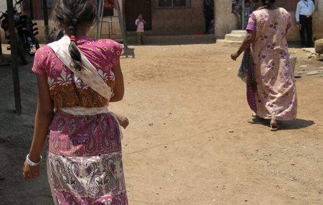 13χρονη μαστιγώθηκε διότι φοβόταν να ομολογήσει ότι τη βίαζε ο πατέρας της