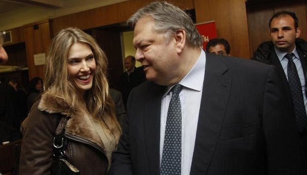 Κόλασε Βενιζέλο το σταυροπόδι Καϊλή! (φωτο)