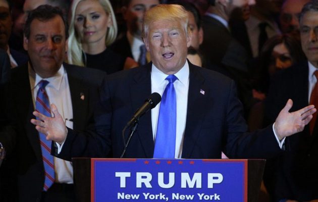 Ο Τραμπ κατηγορεί τον Μπιλ Κλίντον για βιασμούς γυναικών