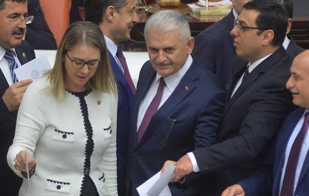 Πίστη στον “Σουλτάνο” Ερντογάν ορκίστηκε η μαριονέτα που διόρισε