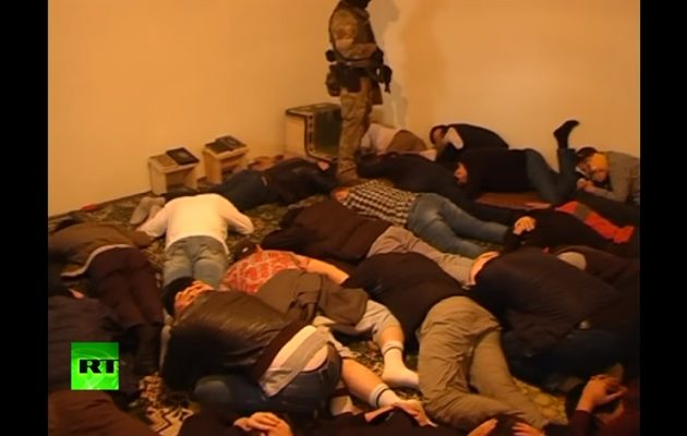 53 σαλαφιστές και τζιχαντιστές έπιασαν οι Ρώσοι μέσα σε παράνομο τζαμί (βίντεο)