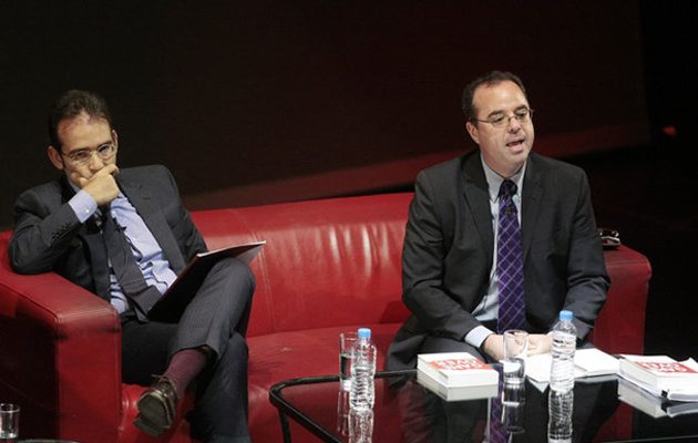 Πίτερ Σπίγκελ: “Γιατί οι Παπανδρέου – Παπακωνσταντίνου είναι οι κακοί;”