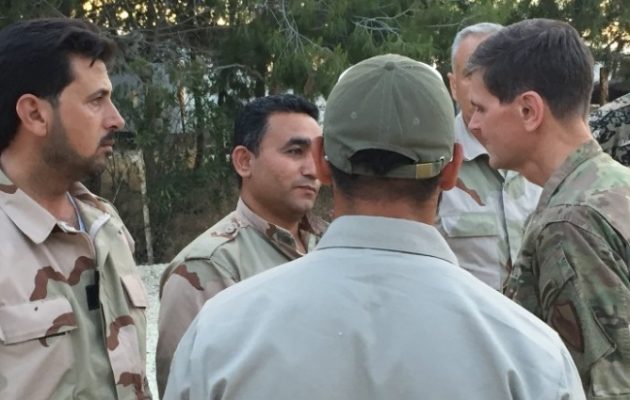 Ο στρατηγός Τζόσεφ Βότελ “επιθεώρησε” τις κουρδικές δυνάμεις στη Συρία