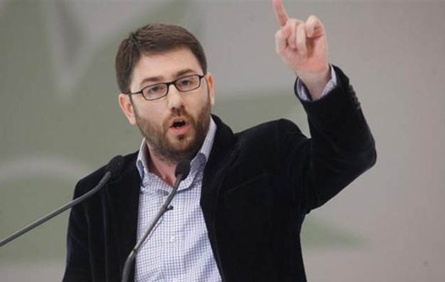 Ανδρουλάκης κατά Φώφης: Να σεβαστούμε τον κόσμο του ΠΑΣΟΚ