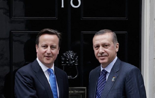 Ο Ερντογάν θέλει να κάνει δημοψήφισμα στο πρότυπο του Κάμερον!