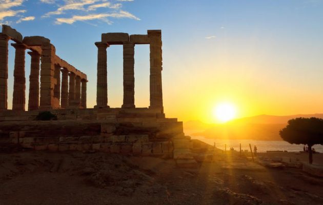 Θερινό Ηλιοστάσιο με Πανσέληνο πάνω από την Ελλάδα