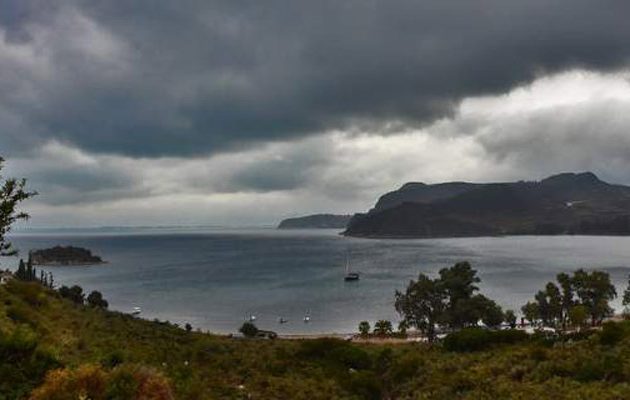 Συννεφιά και θερμοκρασία πάνω από 30 βαθμούς την Παρασκευή